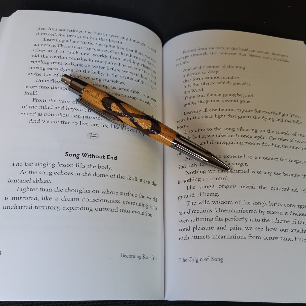 Celtic Knot Pen - Osage and Wenge