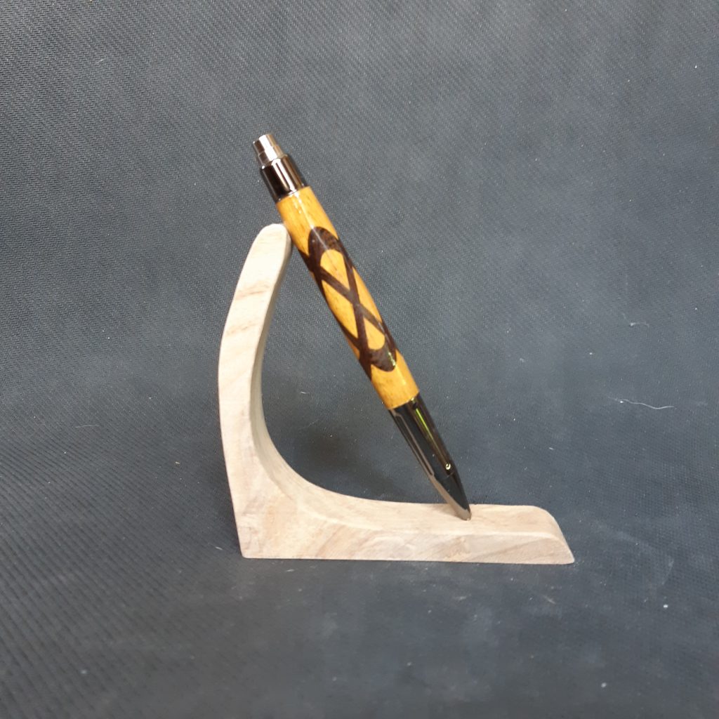 Celtic Knot Pen - Osage and Wenge