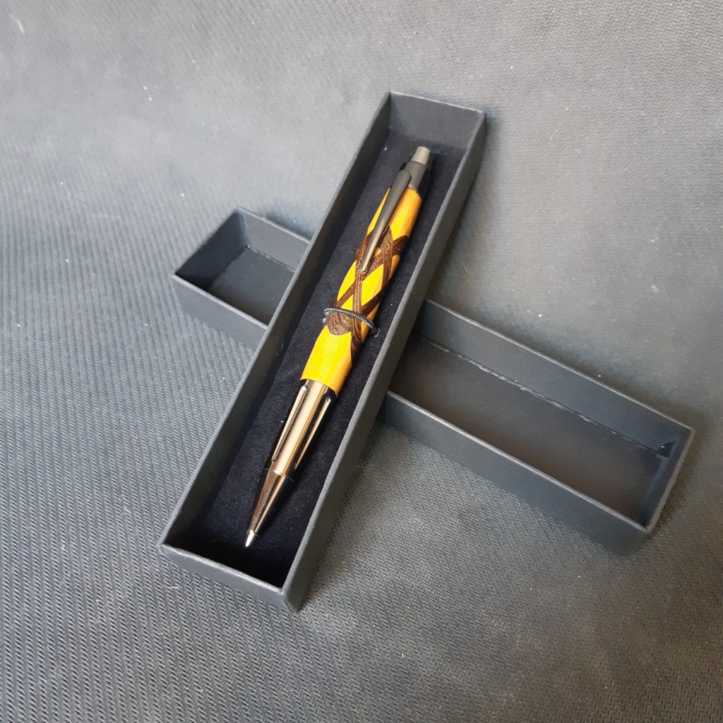 Celtic Knot Pen - Osage and Wenge